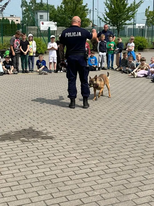 Bezpieczne wakacje – spotkanie z policjantami — zdjęcie 4