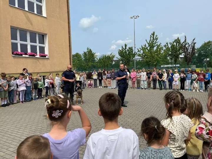 Bezpieczne wakacje – spotkanie z policjantami — zdjęcie 6