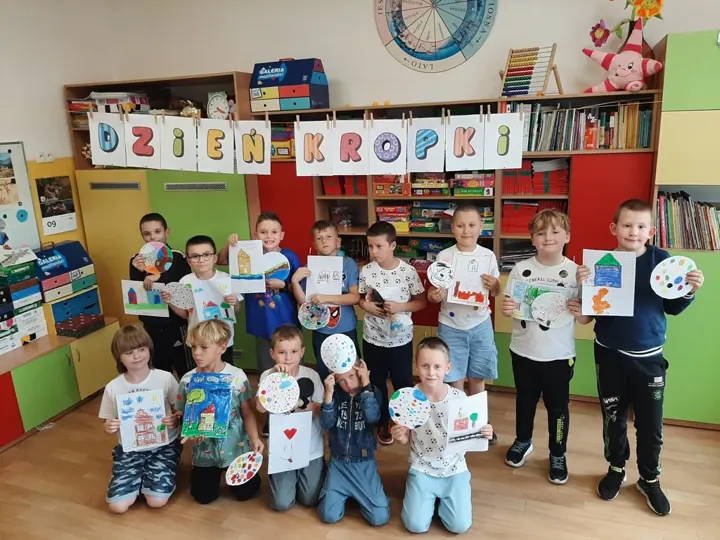 Międzynarodowy Dzień Kropki u „Maluchów” — zdjęcie 4