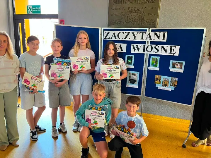 Szkolny konkurs fotograficzny „Zaczytani na wiosnę” został oficjalnie rozstrzygnięty!