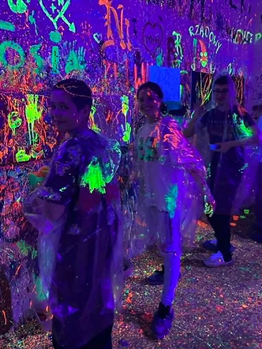 Kreatywna lekcja poza szkołą – warsztaty w ArtSplash